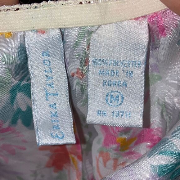 Erika Taylor Nightgown Size M - Picture 6 of 6